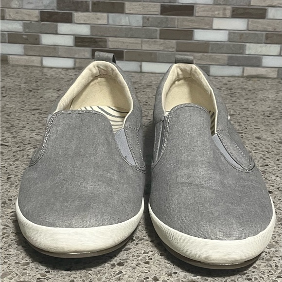 Taos Dandy Slip On Sneakers Grey Wash Canvas Shoes size 11 EUC - Picture 5 of 9
